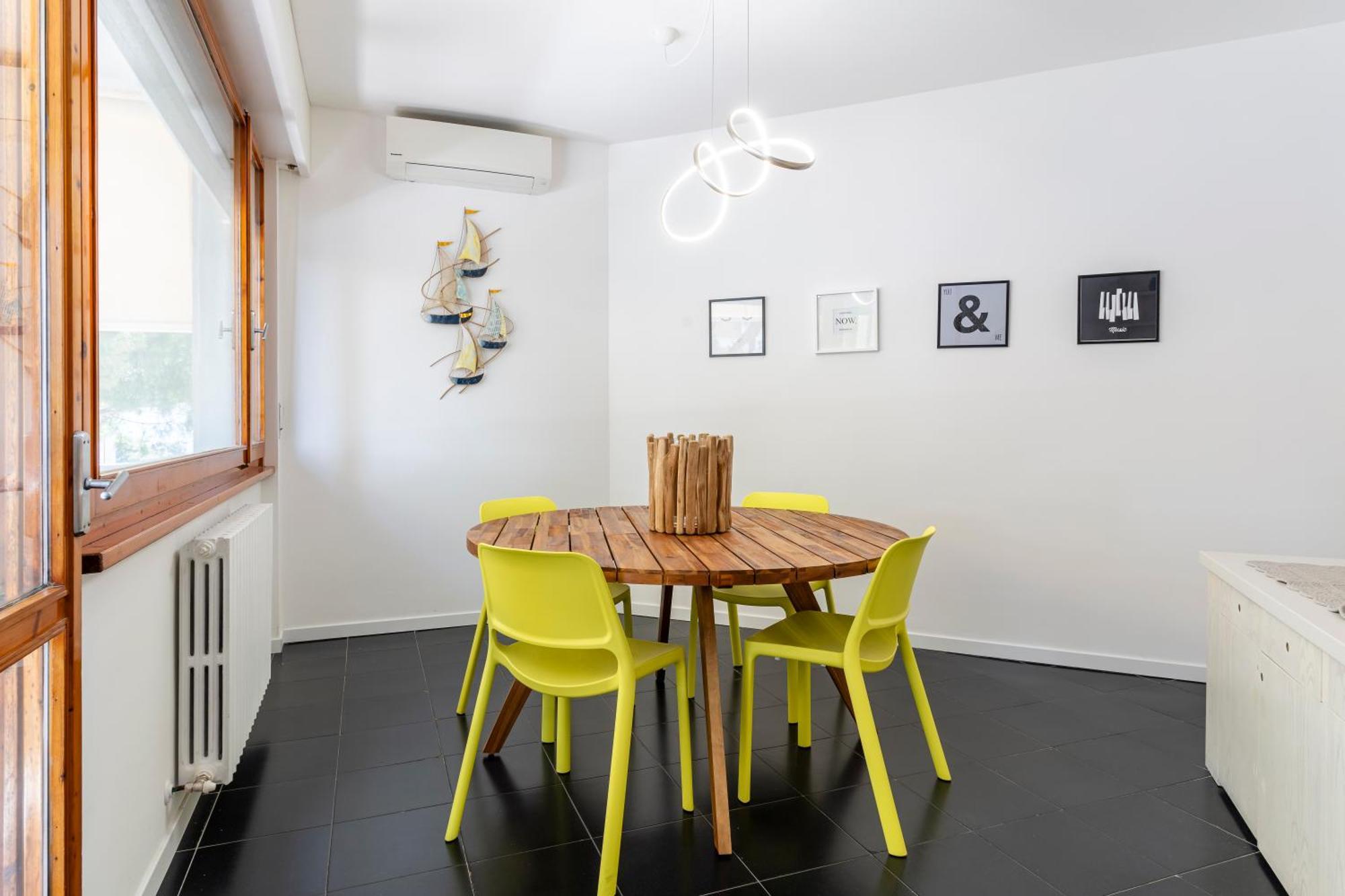 Sea View Flat W/ Balconies Near The Beach! Appartement *